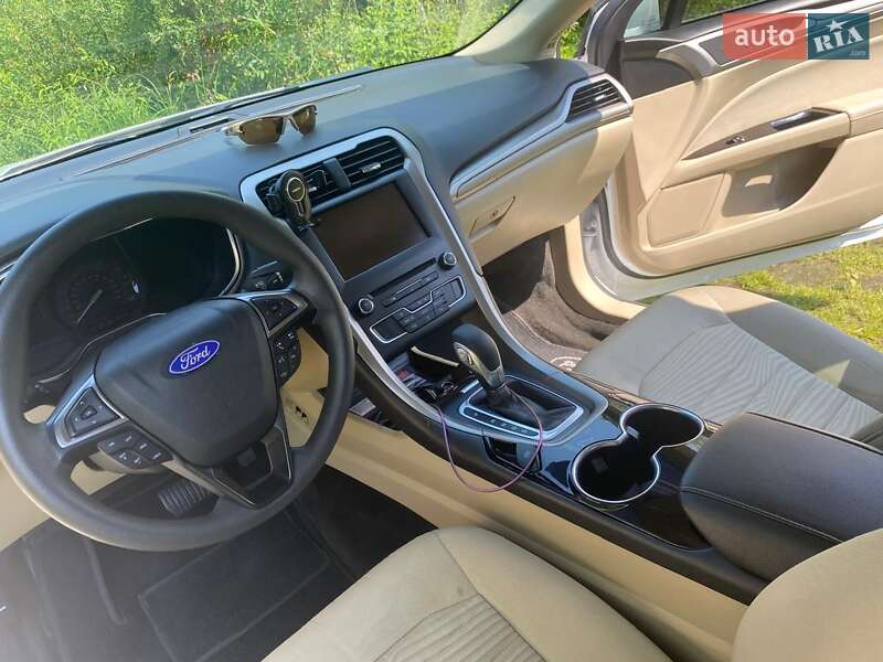 Седан Ford Fusion 2015 в Чернигове
