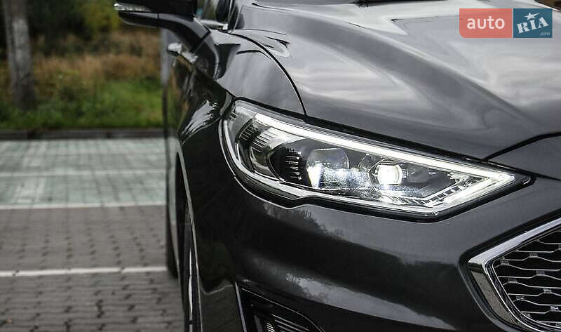 Седан Ford Fusion 2019 в Коростені