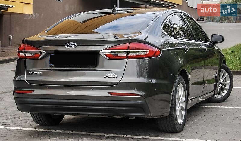 Седан Ford Fusion 2019 в Коростені