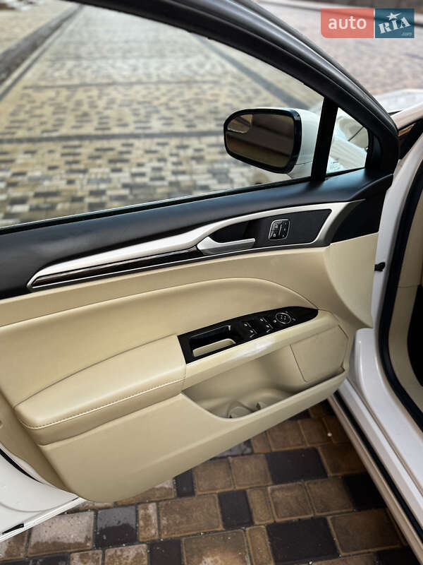 Седан Ford Fusion 2012 в Ізмаїлі