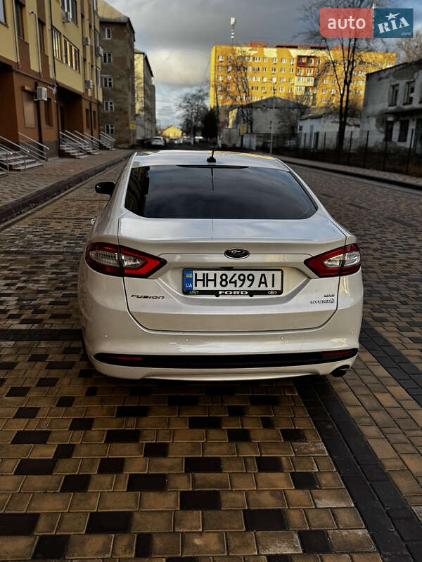 Седан Ford Fusion 2012 в Ізмаїлі