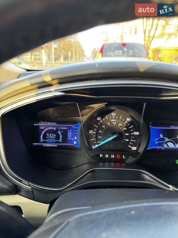 Седан Ford Fusion 2012 в Ізмаїлі