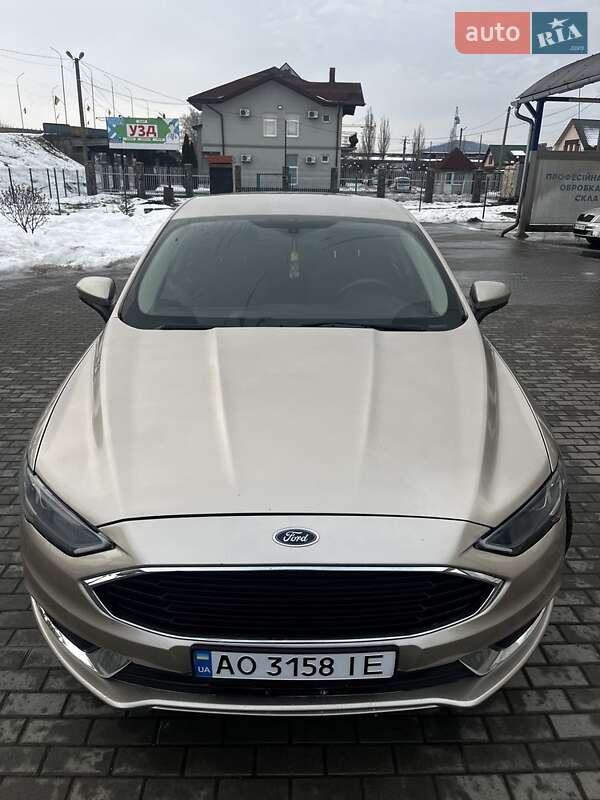 Седан Ford Fusion 2016 в Мукачевому