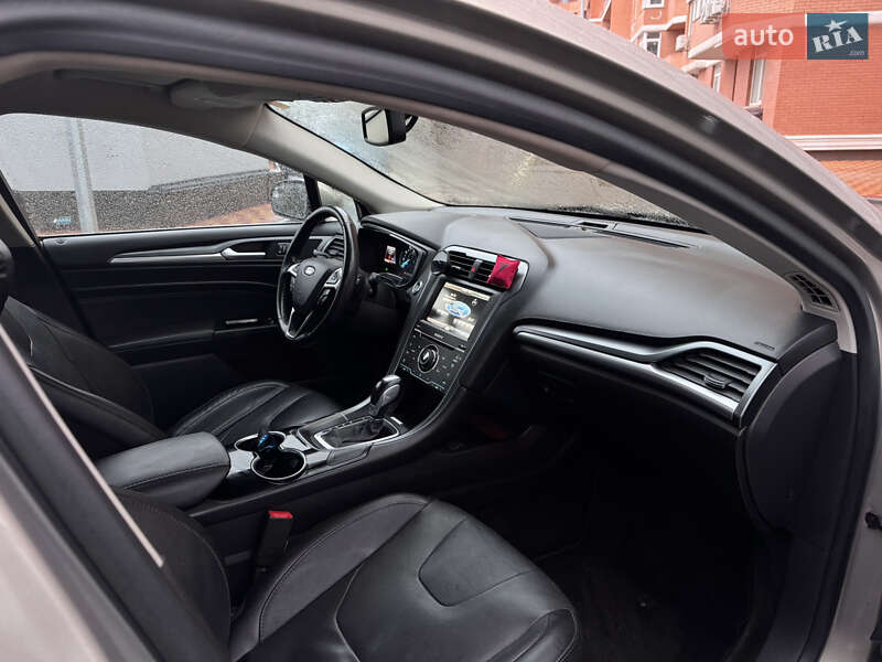 Седан Ford Fusion 2015 в Одесі