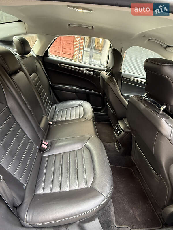Седан Ford Fusion 2014 в Львове