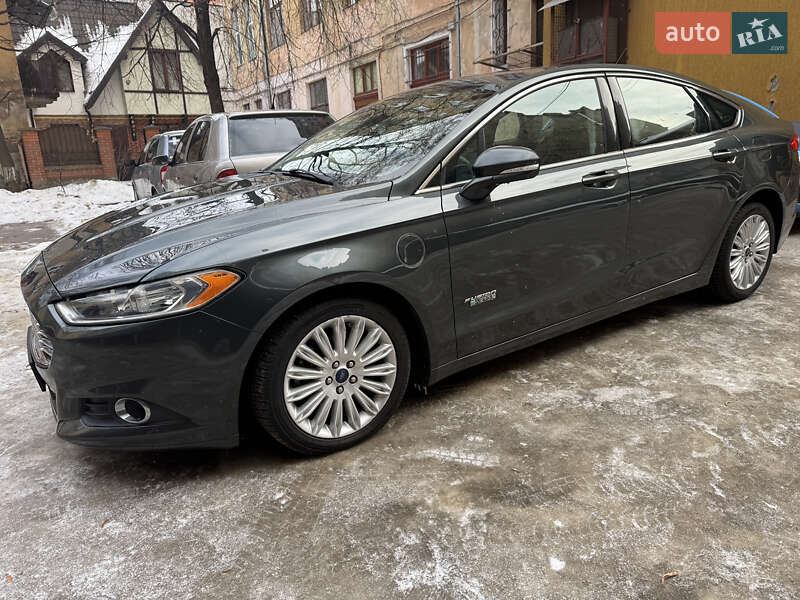 Седан Ford Fusion 2014 в Львове