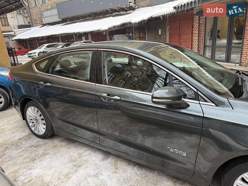 Седан Ford Fusion 2014 в Львове