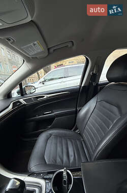 Седан Ford Fusion 2014 в Львове