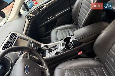 Седан Ford Fusion 2014 в Львове
