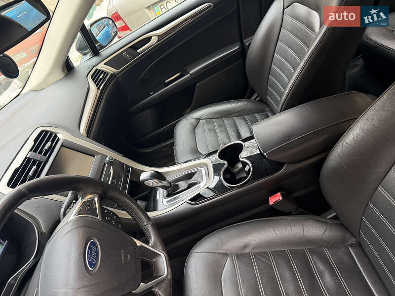 Седан Ford Fusion 2014 в Львове