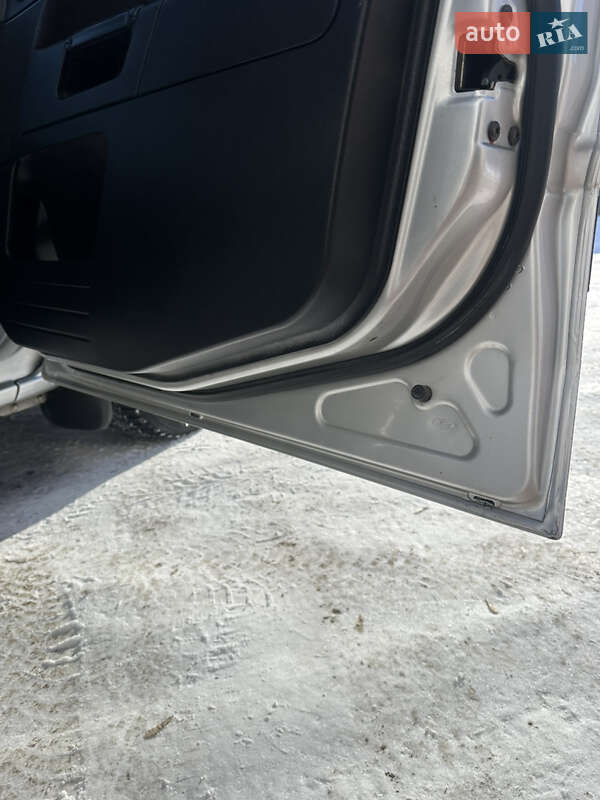 Хэтчбек Ford Fusion 2006 в Хороле