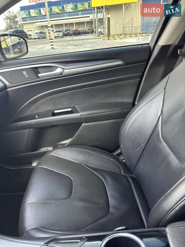 Седан Ford Fusion 2013 в Днепре