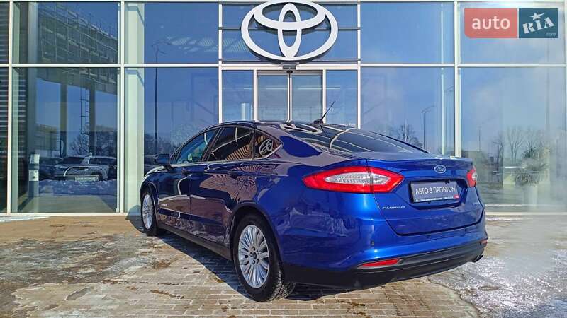 Седан Ford Fusion 2015 в Киеве