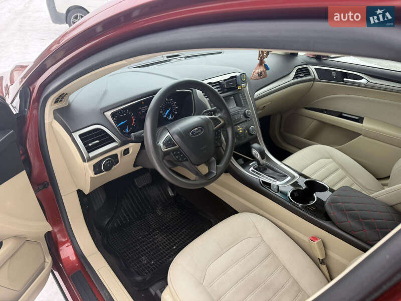 Седан Ford Fusion 2014 в Львові