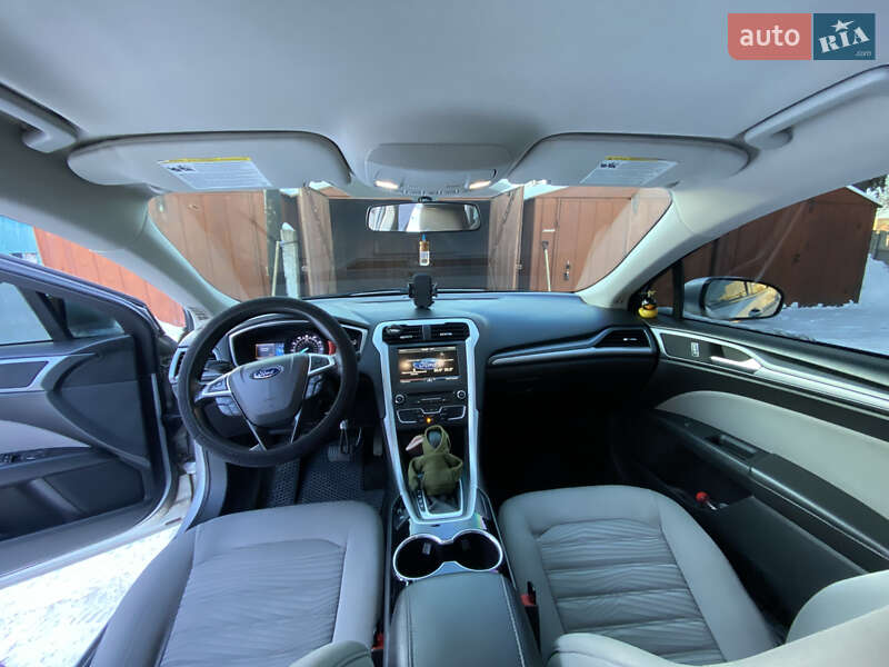 Седан Ford Fusion 2015 в Корюківці