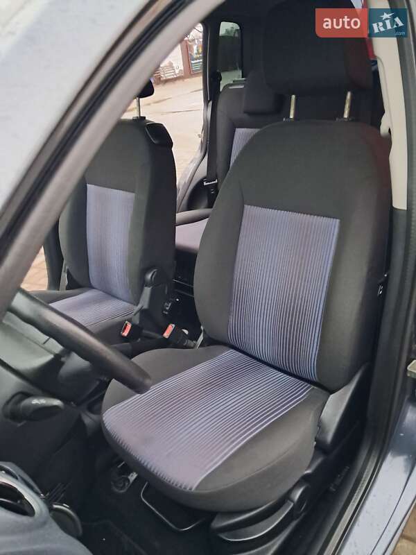 Хетчбек Ford Fusion 2009 в Прилуках