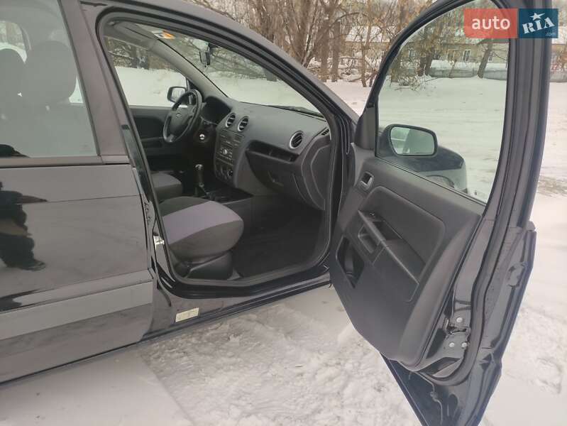 Хэтчбек Ford Fusion 2009 в Чернигове