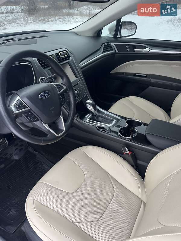 Седан Ford Fusion 2014 в Кременчуці