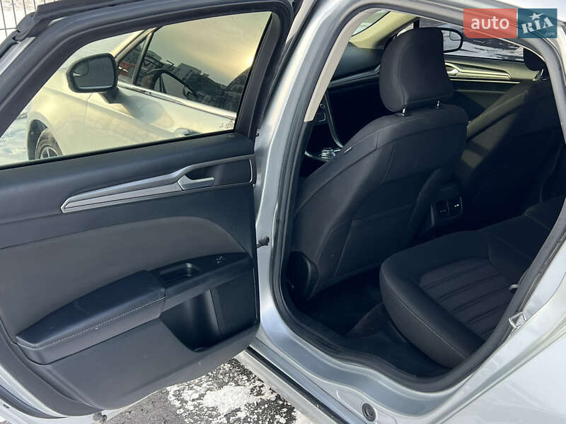 Седан Ford Fusion 2016 в Черкассах