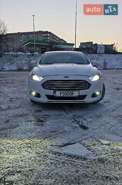 Седан Ford Fusion 2013 в Южному
