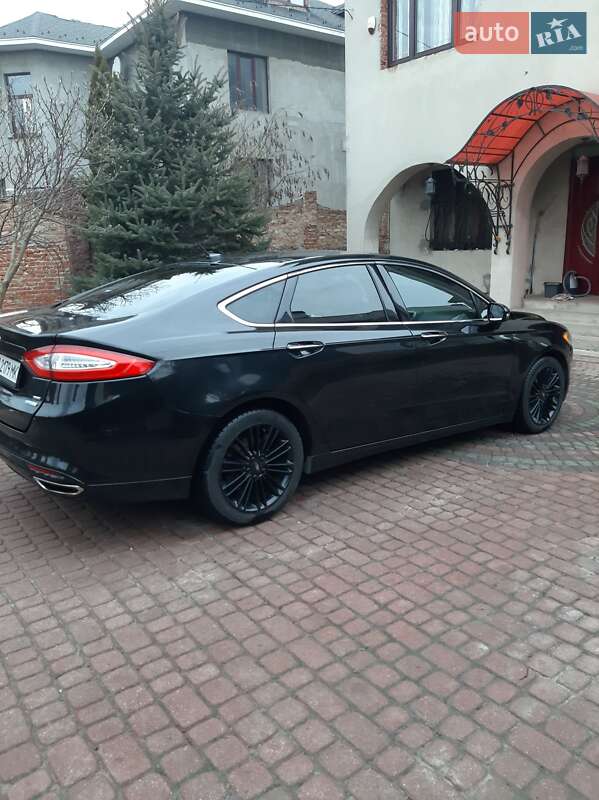 Седан Ford Fusion 2013 в Львові