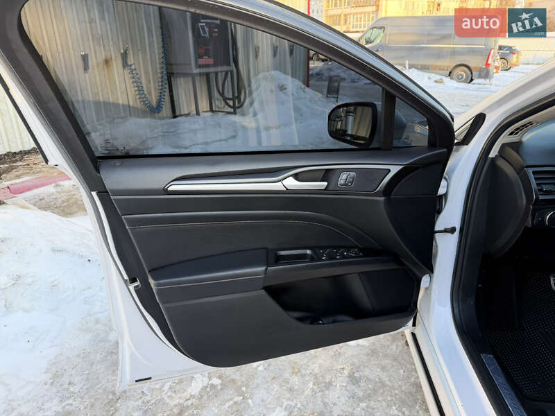 Седан Ford Fusion 2018 в Харкові