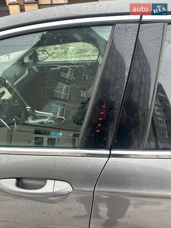 Седан Ford Fusion 2013 в Львові