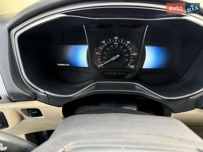 Седан Ford Fusion 2013 в Кременці