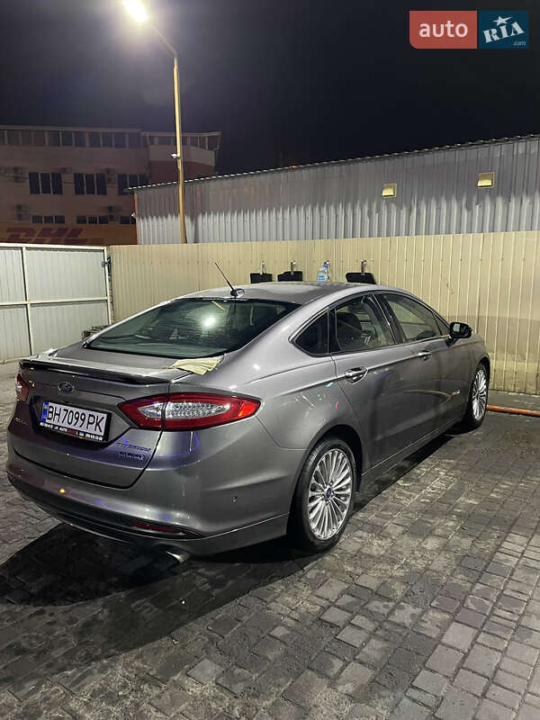 Седан Ford Fusion 2013 в Одесі