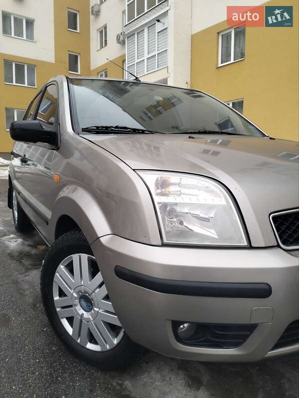 Хэтчбек Ford Fusion 2003 в Виннице