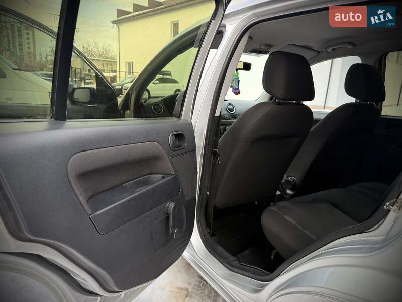 Хэтчбек Ford Fusion 2006 в Ивано-Франковске