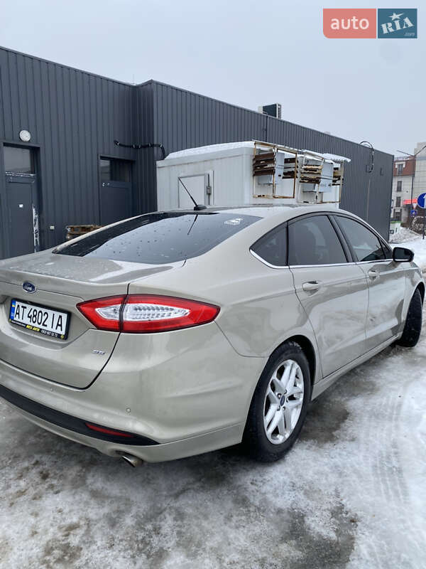 Седан Ford Fusion 2015 в Житомирі