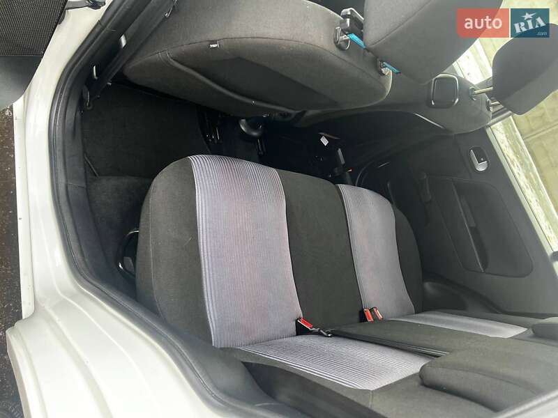 Хэтчбек Ford Fusion 2011 в Кременчуге фото 27 Хэтчбек Ford Fusion 2011 в Кременчуге