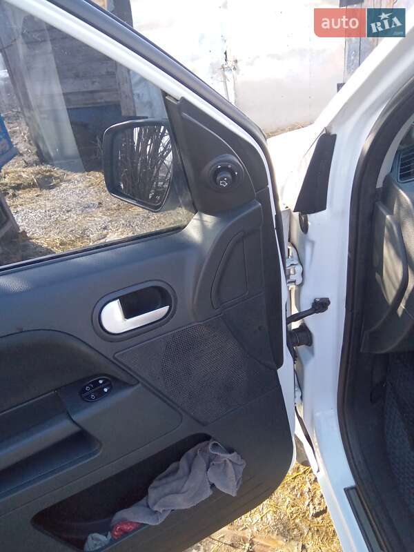 Хэтчбек Ford Fusion 2010 в Кропивницком фото 10 Хэтчбек Ford Fusion 2010 в Кропивницком