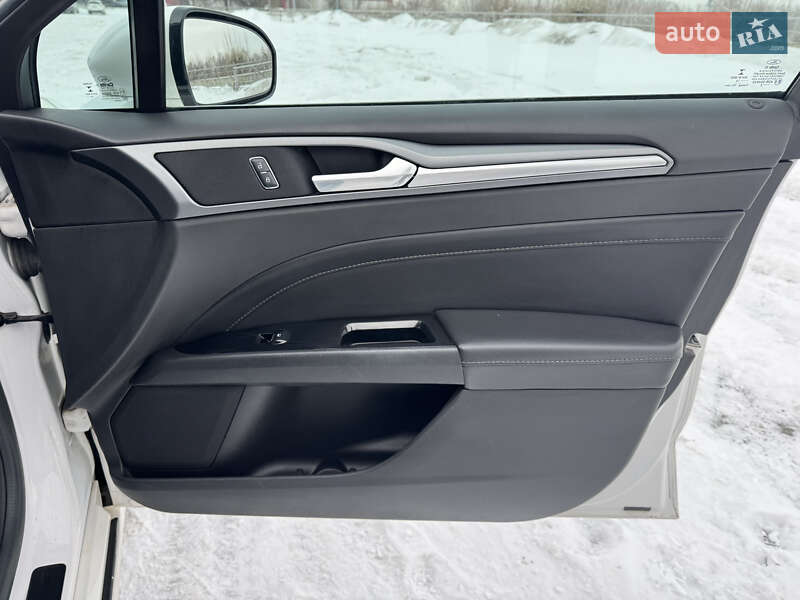 Седан Ford Fusion 2015 в Киеве