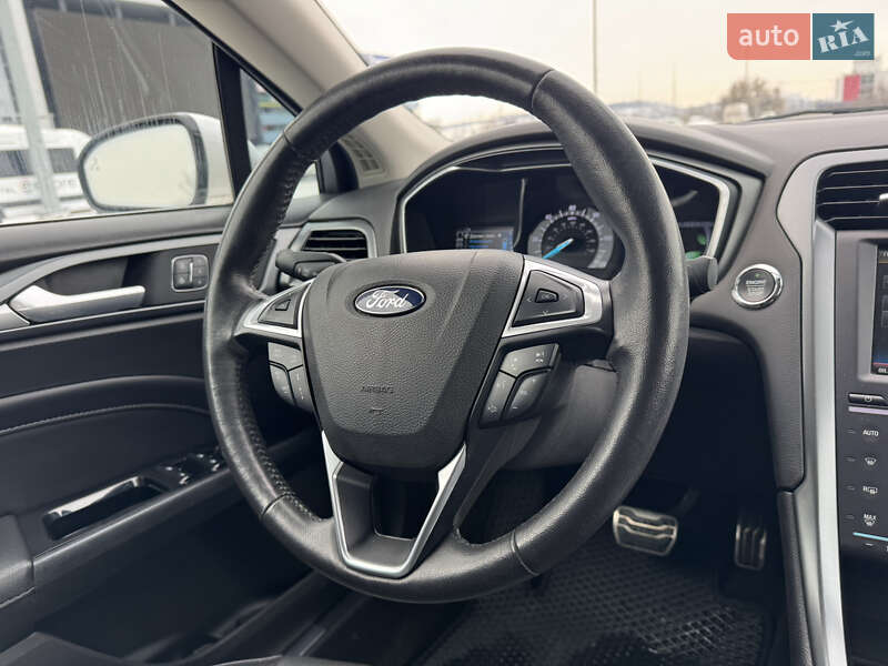Седан Ford Fusion 2015 в Киеве