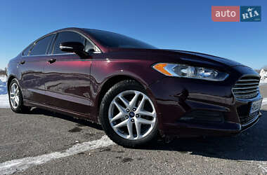 Седан Ford Fusion 2013 в Малине