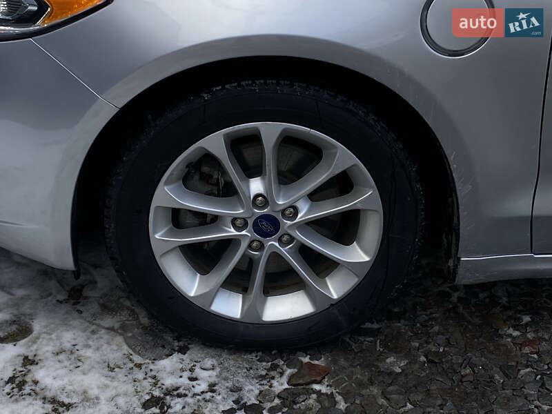 Седан Ford Fusion 2019 в Львове