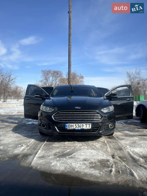 Седан Ford Fusion 2015 в Тиврову