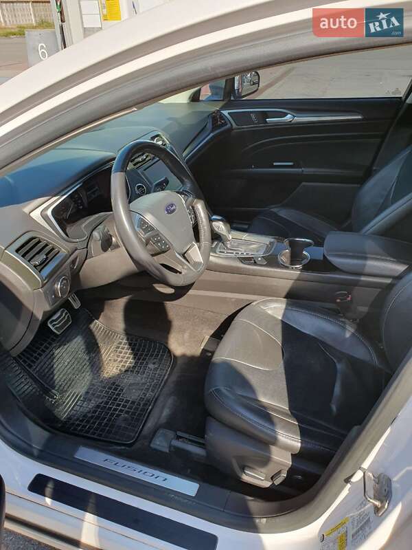 Седан Ford Fusion 2014 в Івано-Франківську