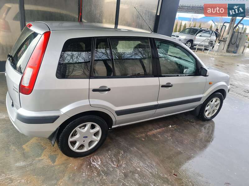 Хэтчбек Ford Fusion 2008 в Новом Роздоле