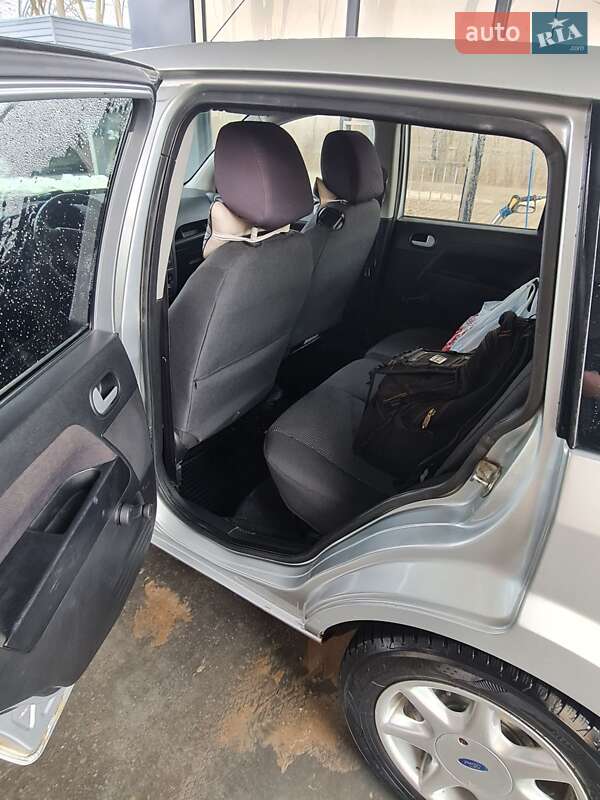 Хэтчбек Ford Fusion 2008 в Новом Роздоле