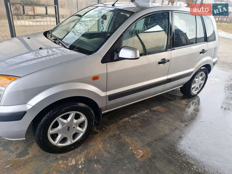 Хэтчбек Ford Fusion 2008 в Новом Роздоле