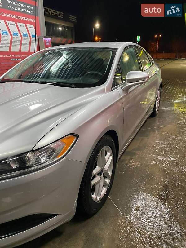 Седан Ford Fusion 2015 в Ободовке