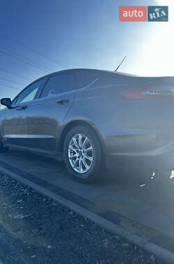 Седан Ford Fusion 2015 в Дрогобыче