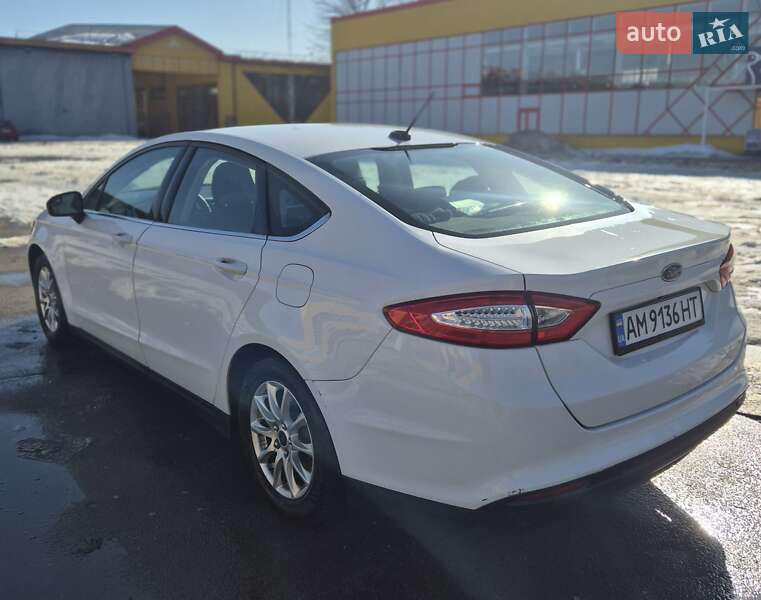 Седан Ford Fusion 2015 в Житомирі
