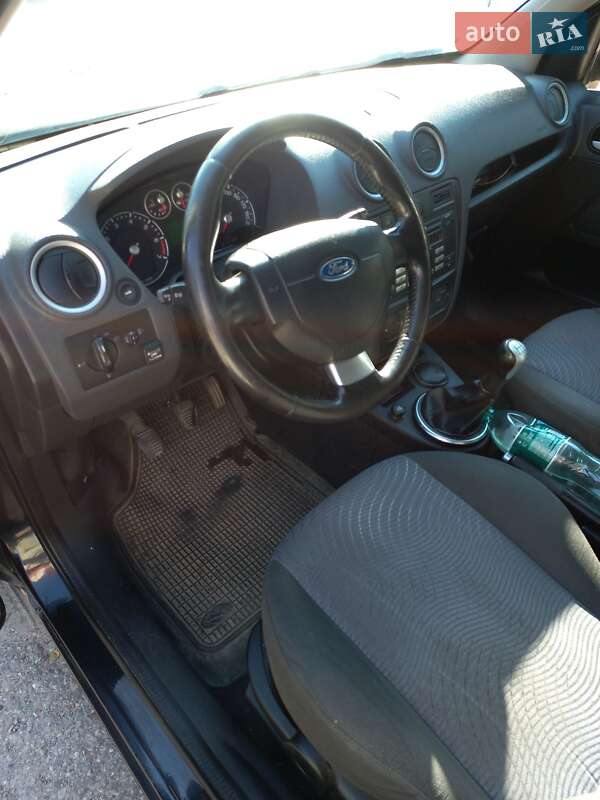 Хэтчбек Ford Fusion 2008 в Львове