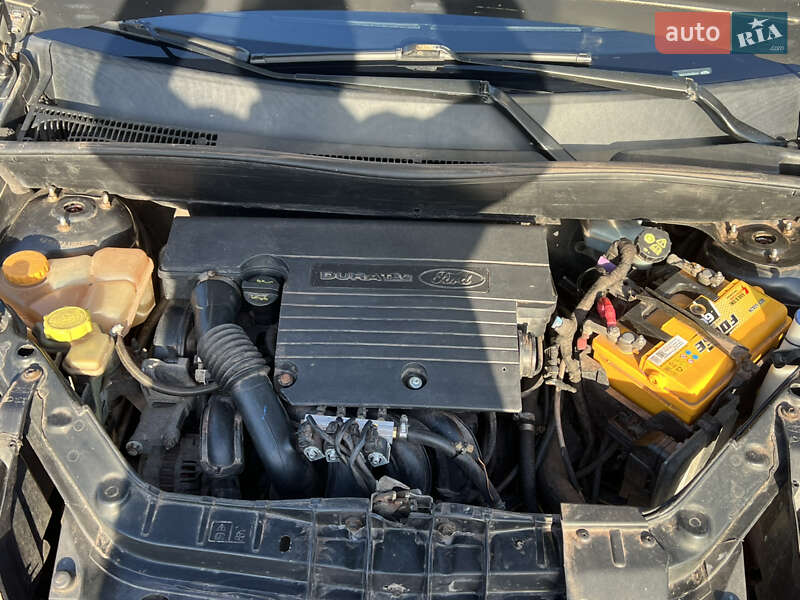 Хэтчбек Ford Fusion 2008 в Кропивницком