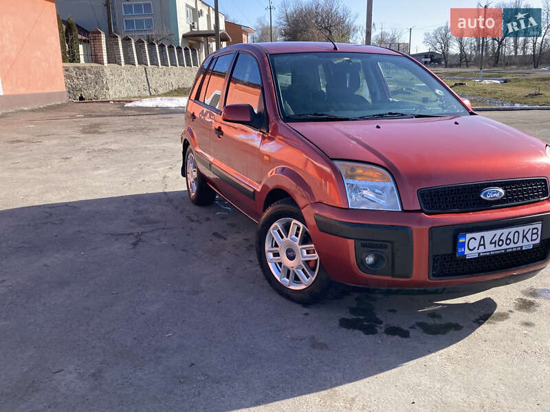 Хэтчбек Ford Fusion 2007 в Новоархангельске