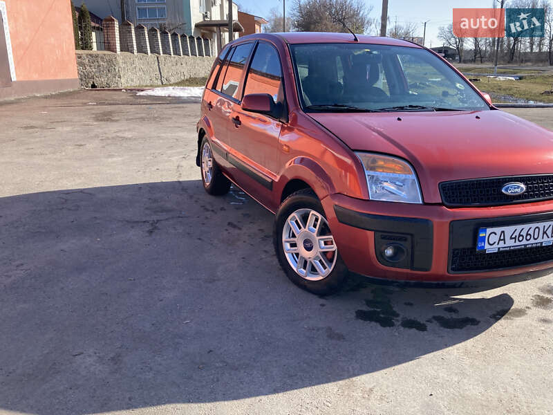 Хэтчбек Ford Fusion 2007 в Новоархангельске